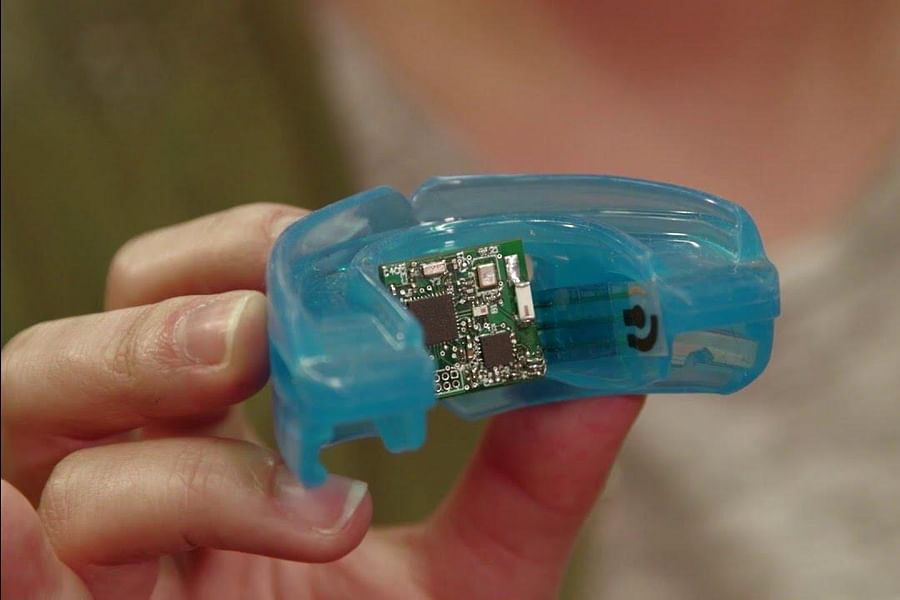 smart mouthguard with sensors