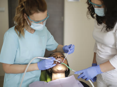 The Roles and Responsibilities of a Dentist: A Day in the Life of a Dental Professional